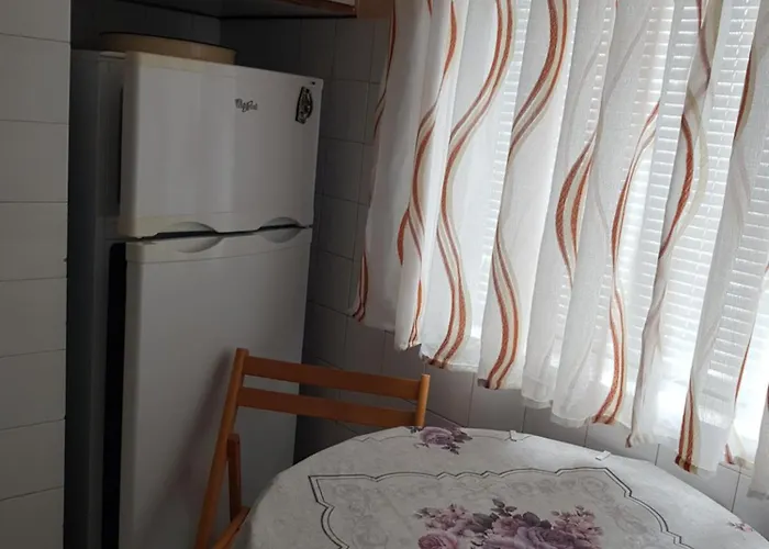 Megi Apartamento *